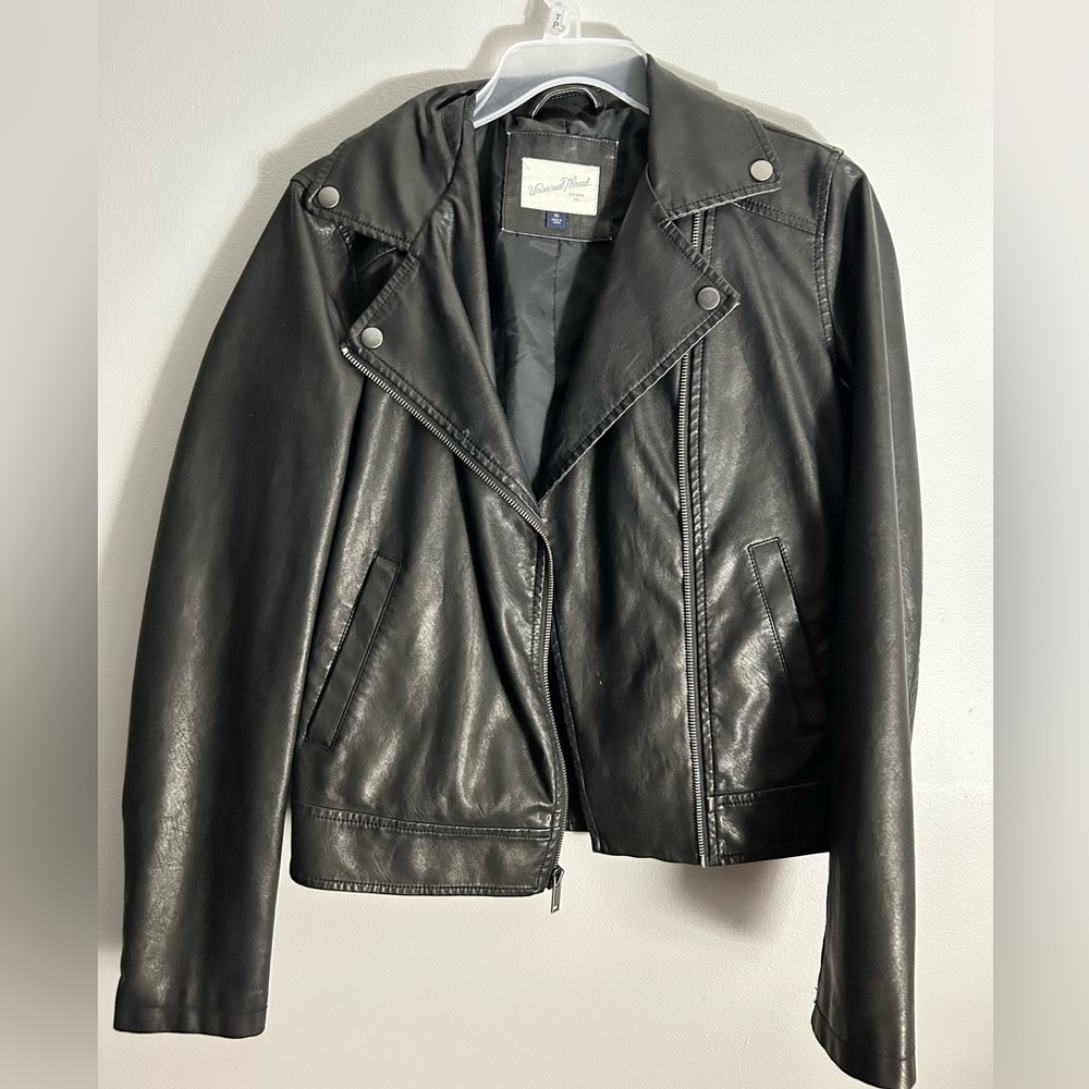 Woman’s Black Leather Jacket 😎